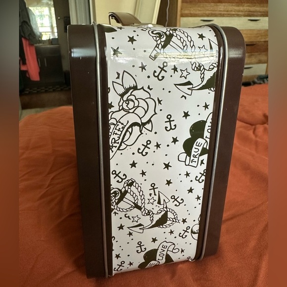 Loungefly Ariel the Little Mermaid Disney Tin Lunchbox - Picture 3 of 9